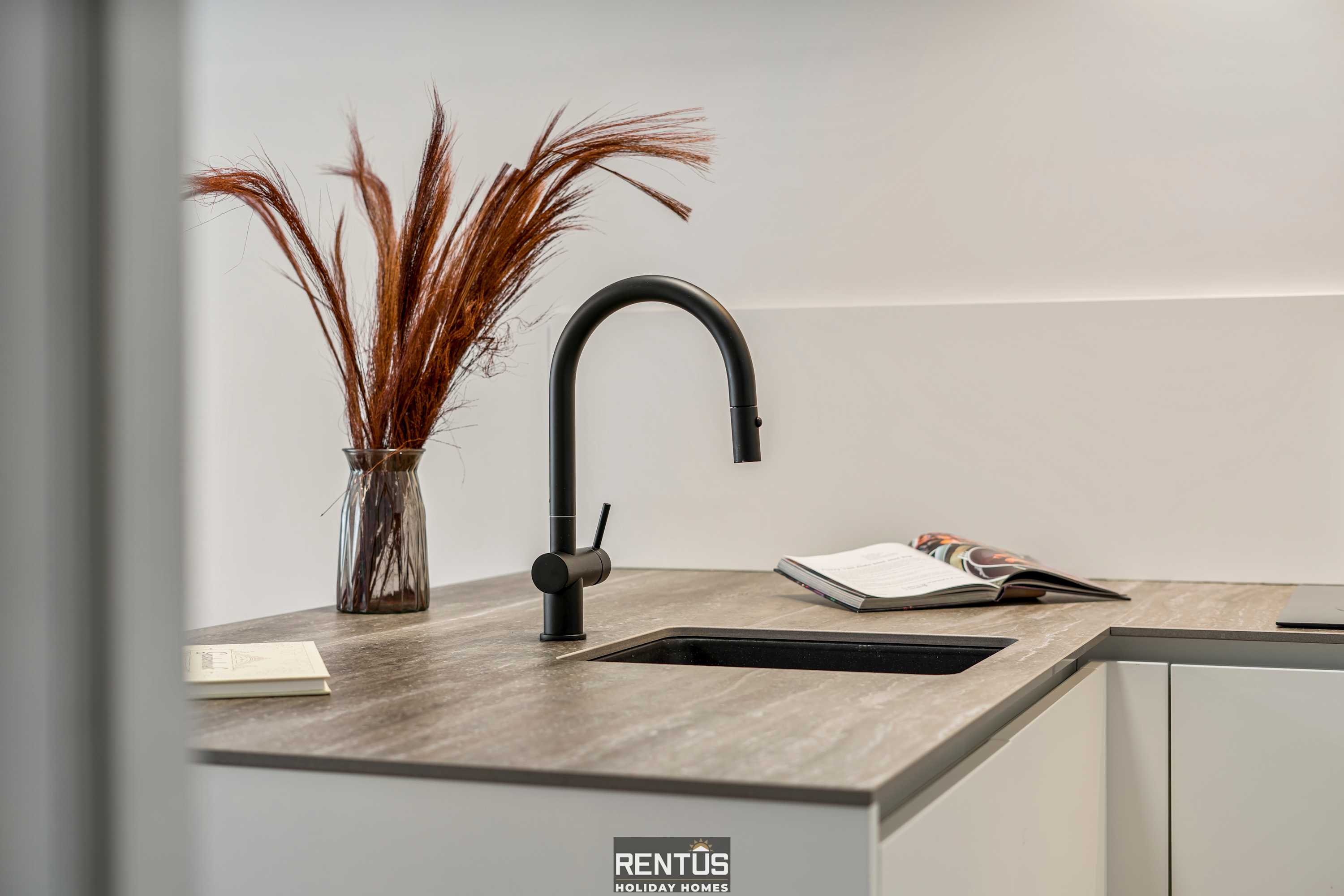 Port orion - Brand new ground floor flat with pool